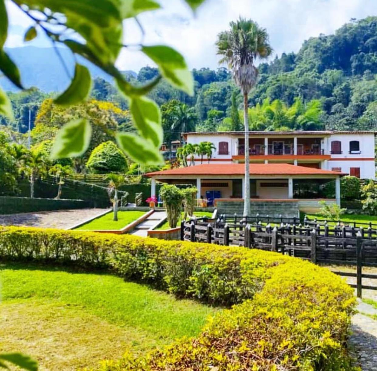 Granja Del Cafe Hotel Y Centro De Convenciones Venecia  ภายนอก รูปภาพ