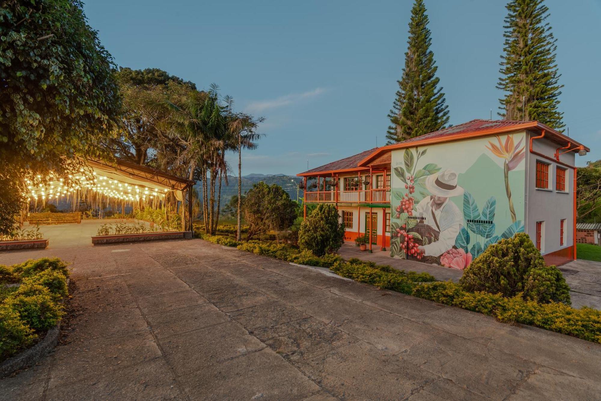 Granja Del Cafe Hotel Y Centro De Convenciones Venecia  ภายนอก รูปภาพ